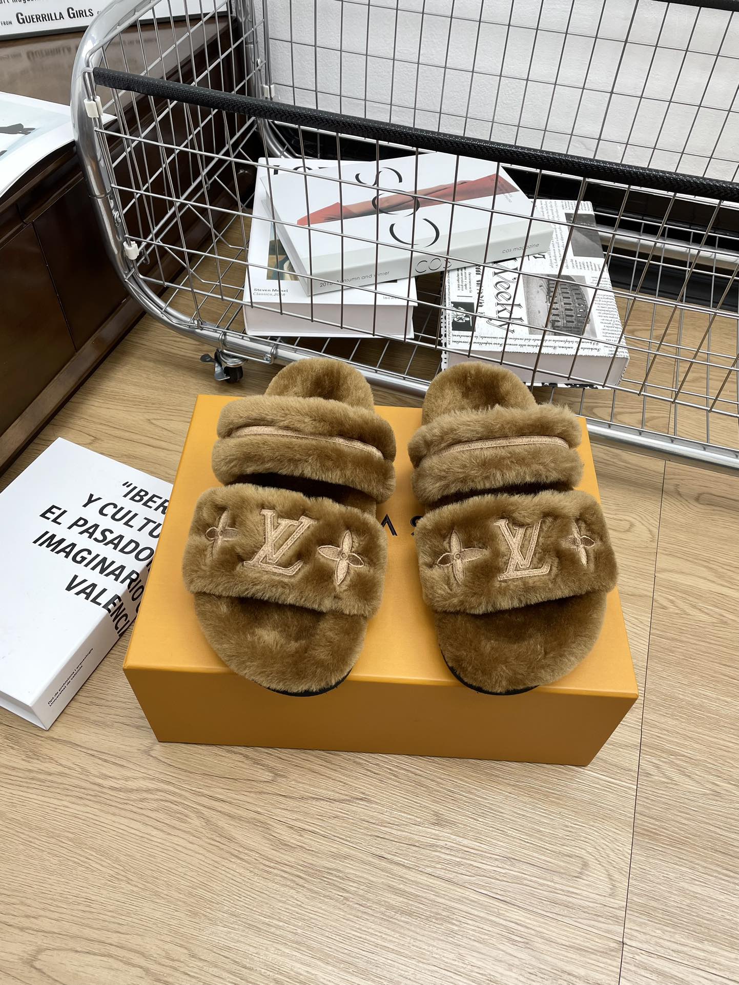 LV Sunset Flat Comfort Mule 1ADC61